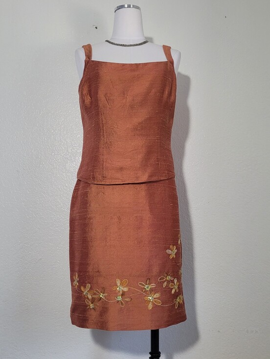 Muse Dresses & Skirts - Muse Rust Orange 100% Silk Floral Embroidered Two-Piece Skirt Size 10